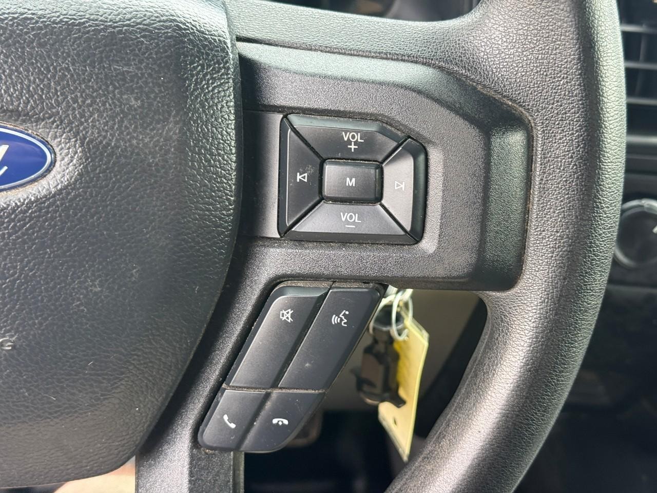 Ford F-150 Vehicle Full-screen Gallery Image 19