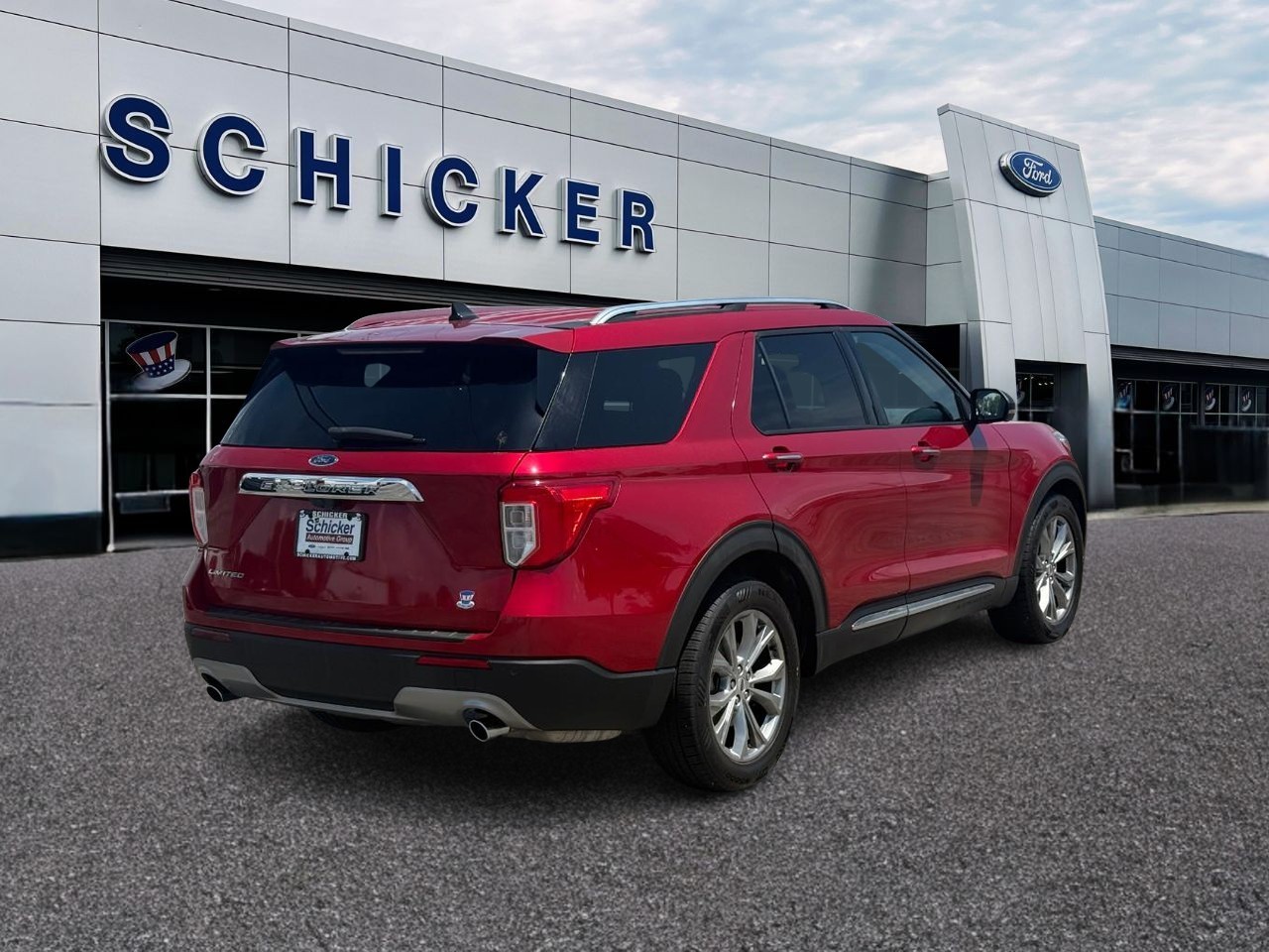 Ford Explorer Vehicle Full-screen Gallery Image 02