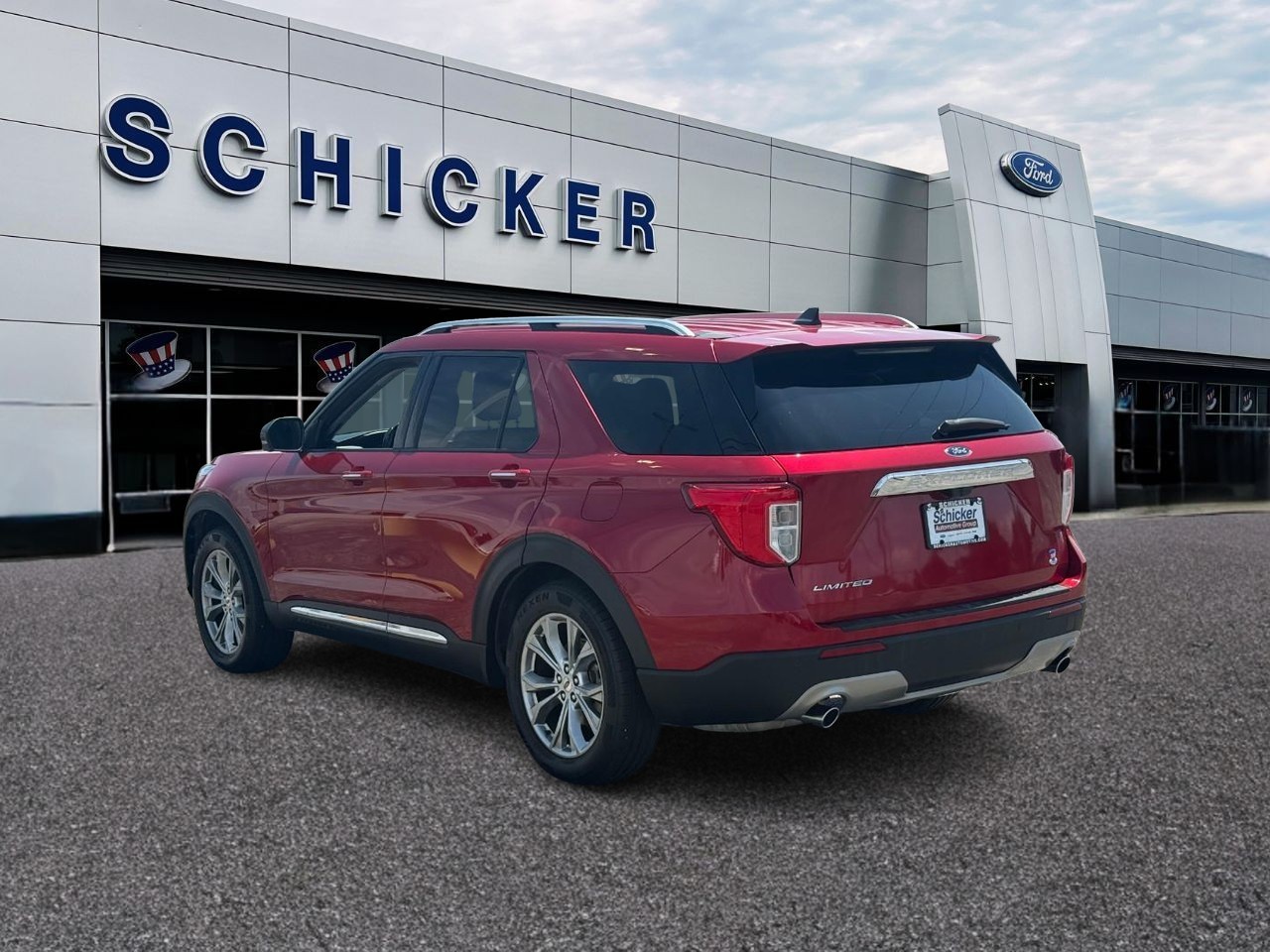 Ford Explorer Vehicle Full-screen Gallery Image 03