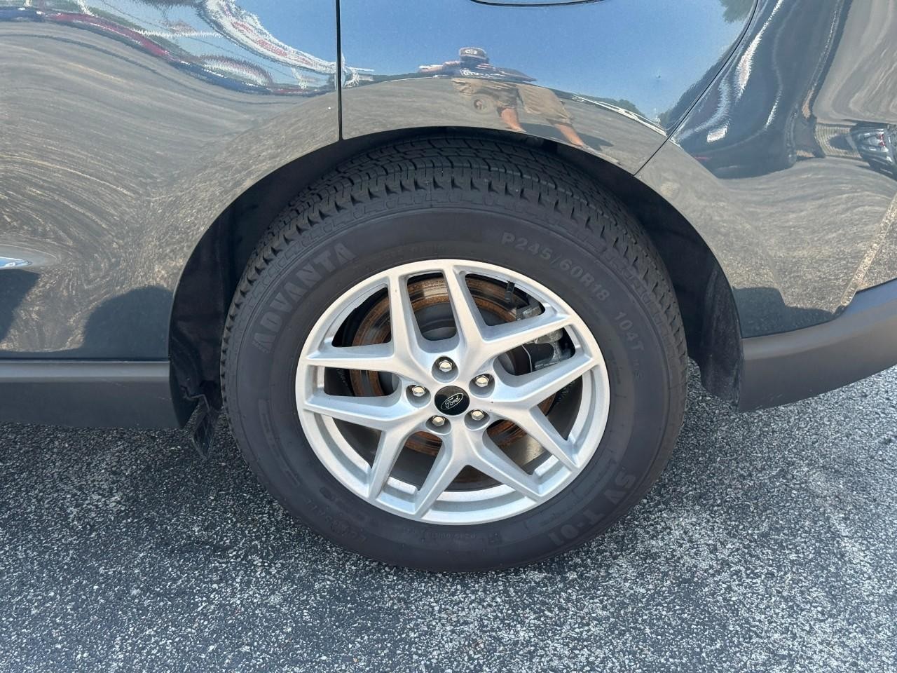 Ford Edge Vehicle Full-screen Gallery Image 06