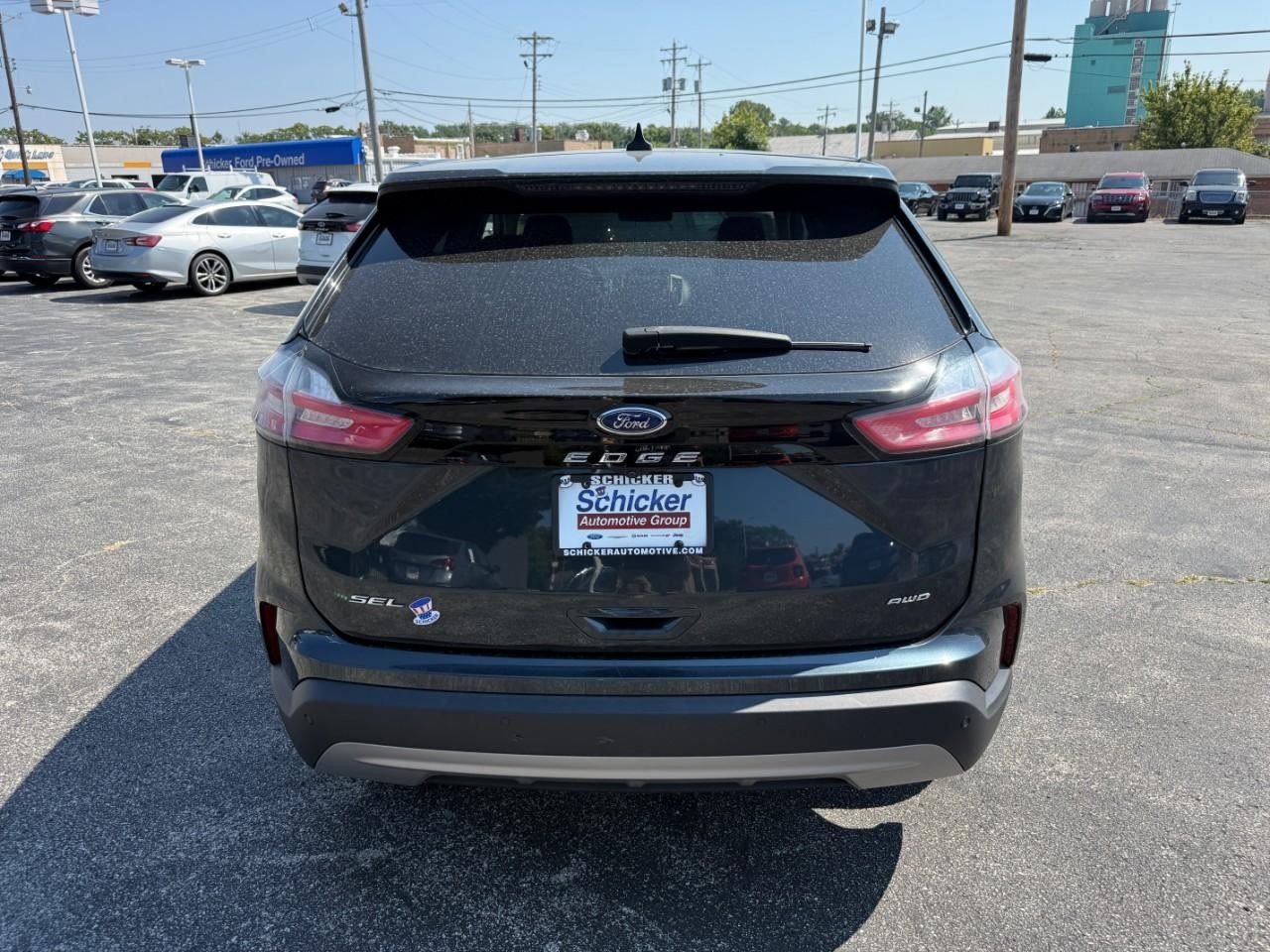Ford Edge Vehicle Full-screen Gallery Image 09