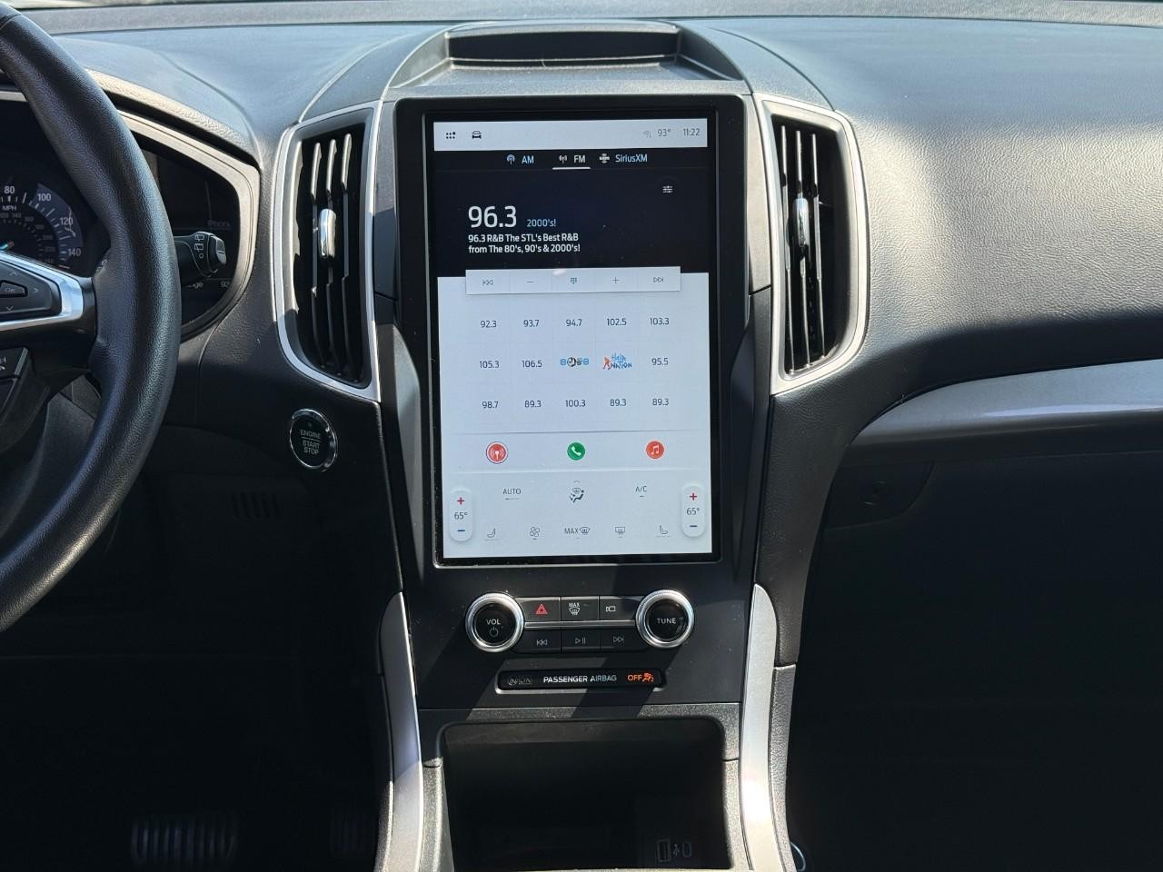 Ford Edge Vehicle Full-screen Gallery Image 15