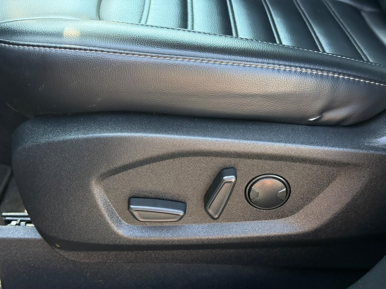Ford Edge Vehicle Full-screen Gallery Image 20