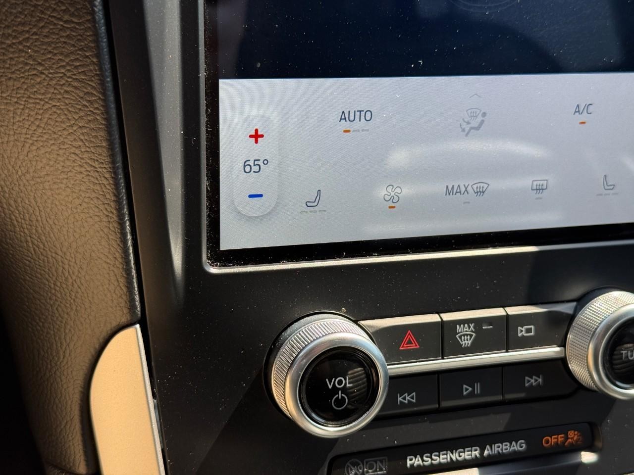 Ford Edge Vehicle Full-screen Gallery Image 25