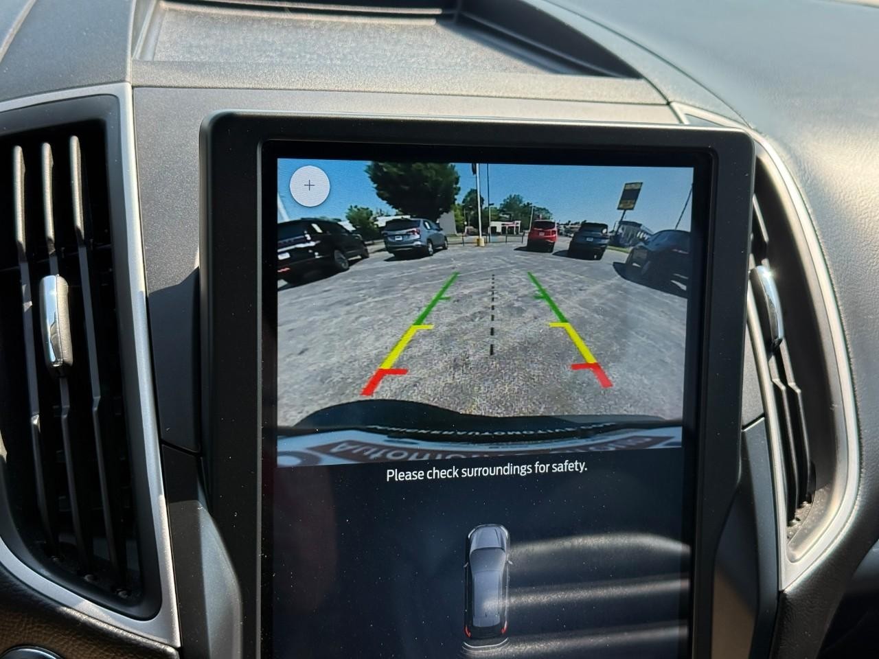 Ford Edge Vehicle Full-screen Gallery Image 26
