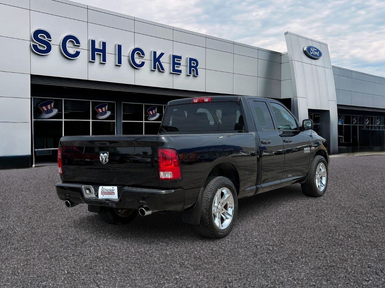 Ram 1500 Vehicle Full-screen Gallery Image 02
