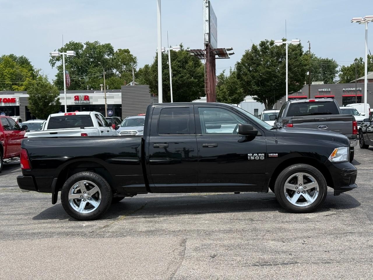 Ram 1500 Vehicle Full-screen Gallery Image 05