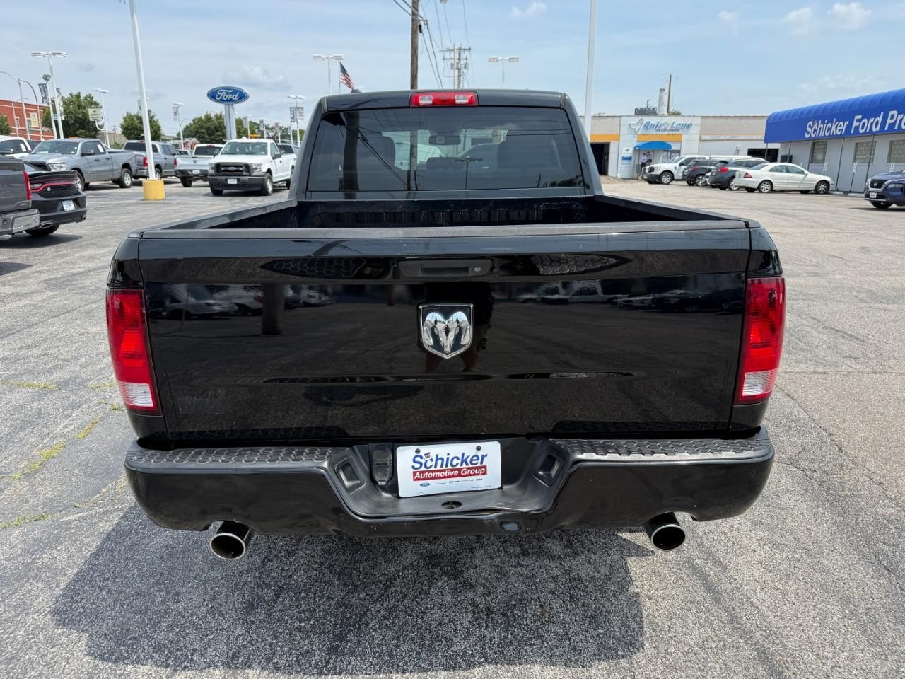 Ram 1500 Vehicle Full-screen Gallery Image 08