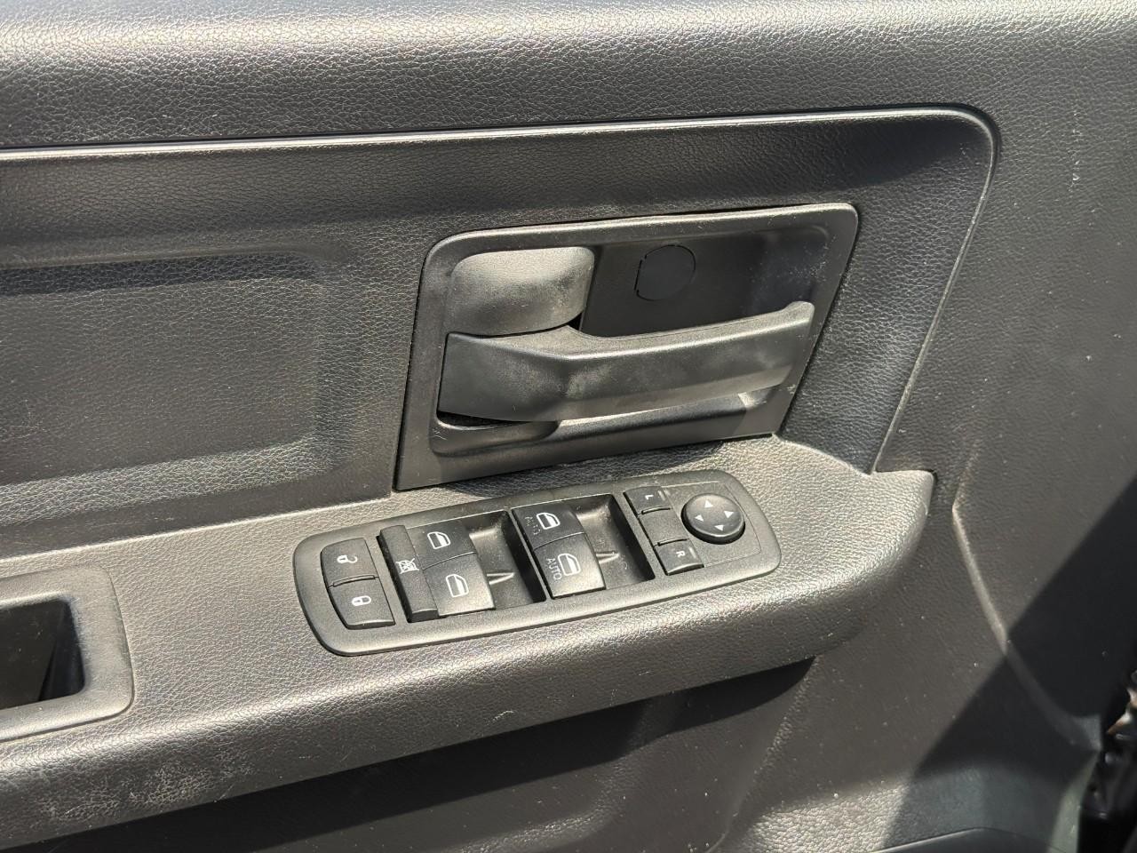 Ram 1500 Vehicle Full-screen Gallery Image 11