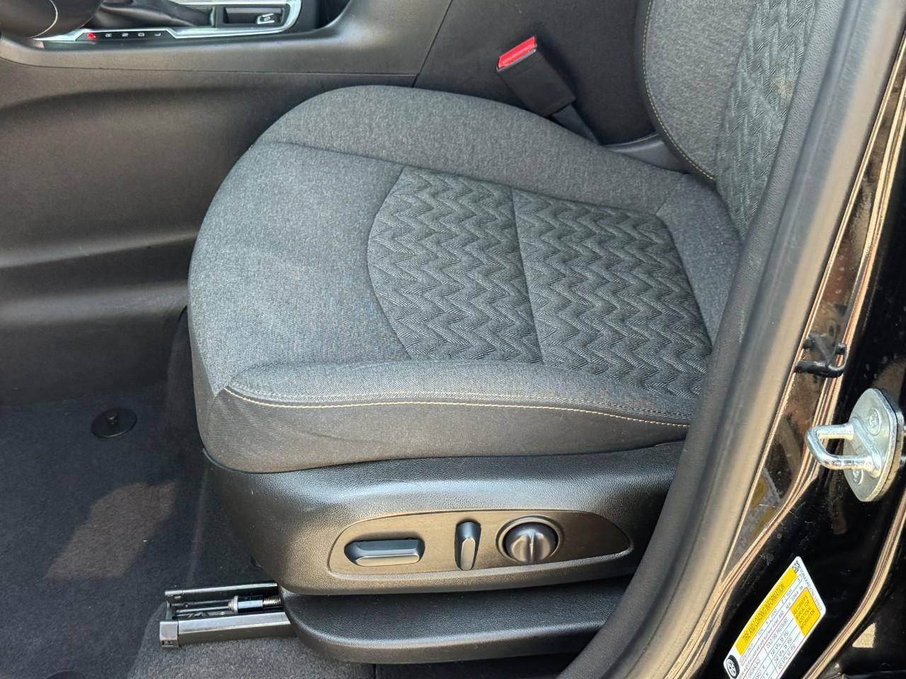 Chevrolet Equinox Vehicle Full-screen Gallery Image 16