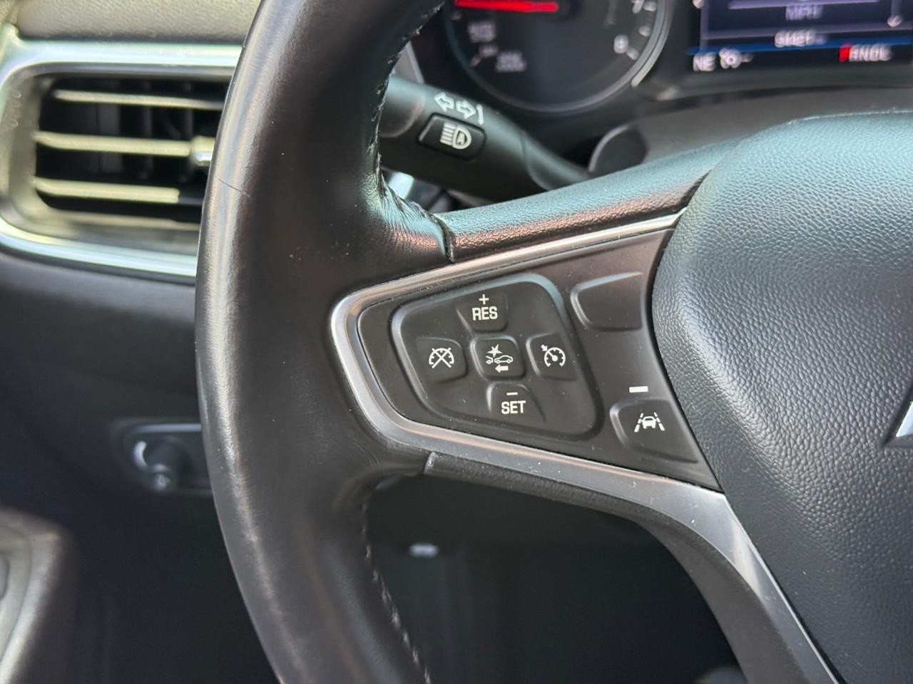 Chevrolet Equinox Vehicle Full-screen Gallery Image 18
