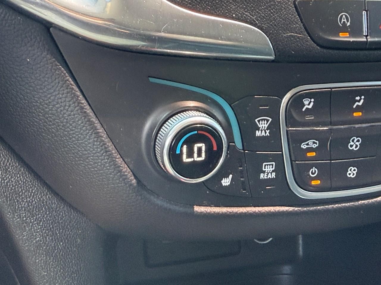 Chevrolet Equinox Vehicle Full-screen Gallery Image 21