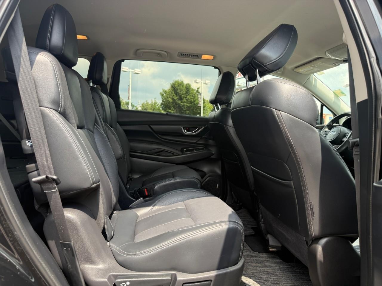 Subaru Ascent Vehicle Full-screen Gallery Image 09