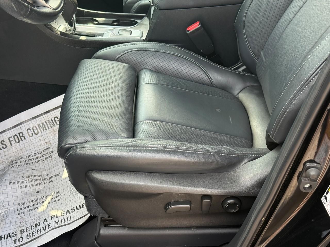 Subaru Ascent Vehicle Full-screen Gallery Image 17
