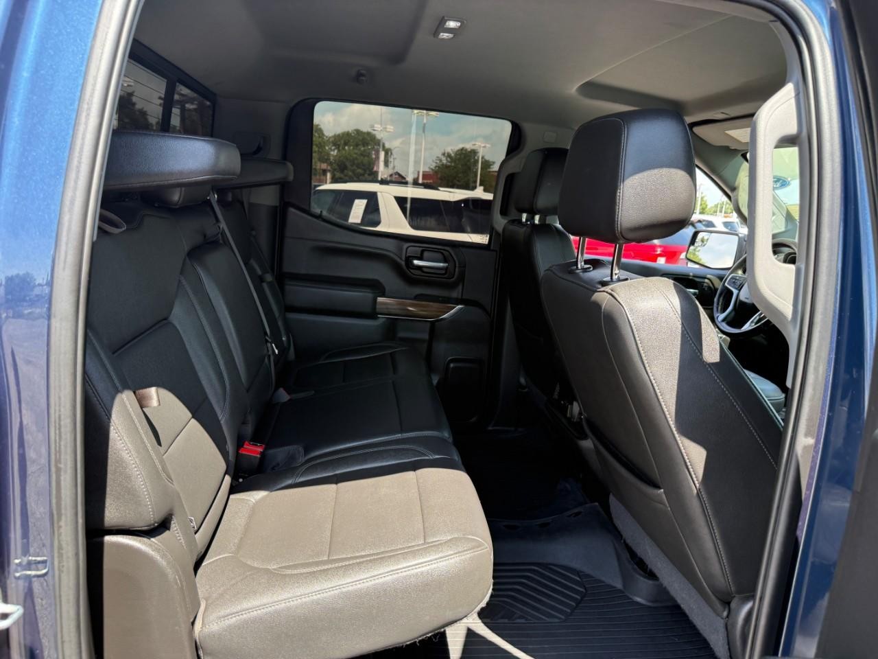 Chevrolet Silverado 1500 LTD Vehicle Full-screen Gallery Image 10