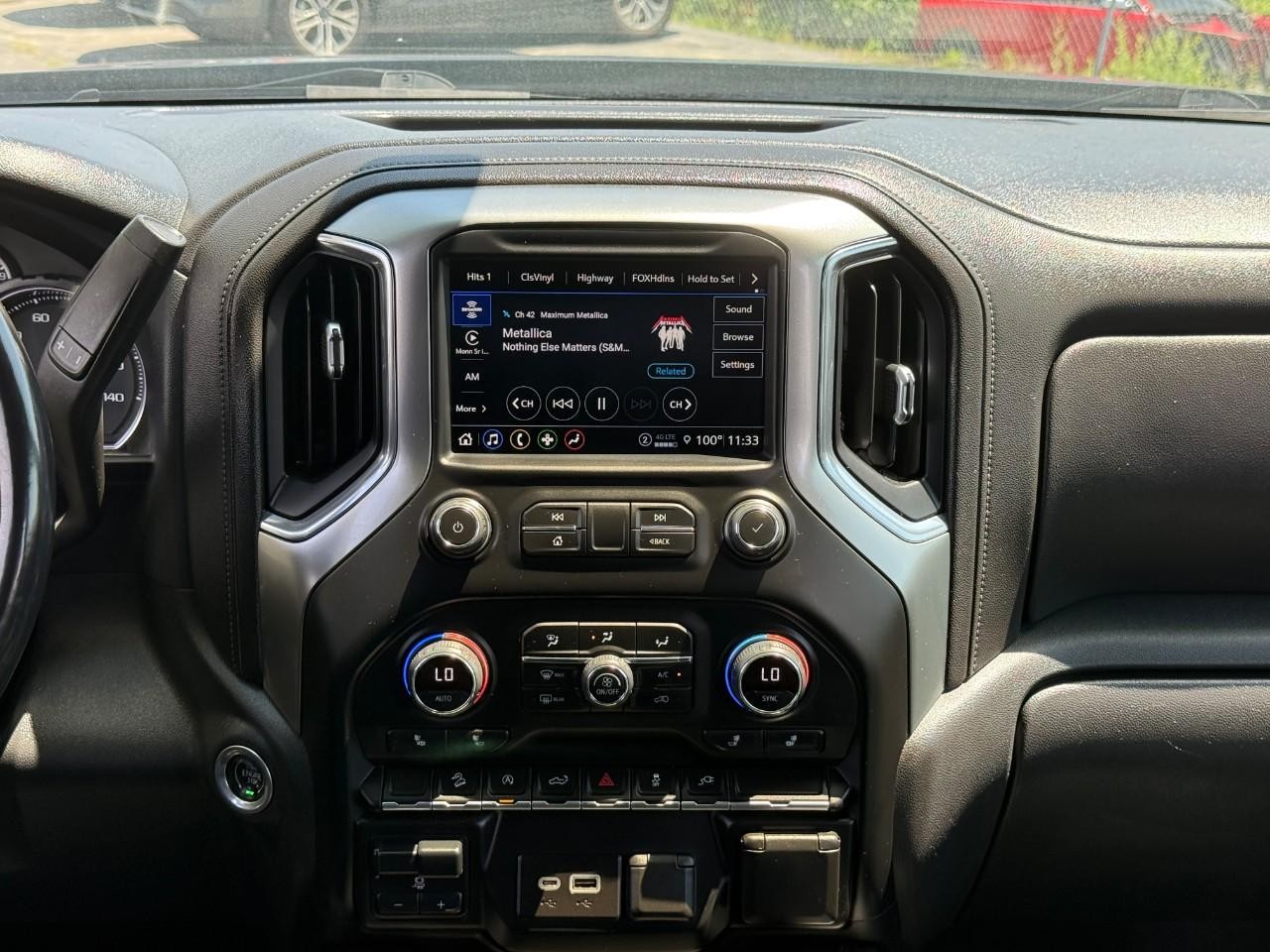 Chevrolet Silverado 1500 LTD Vehicle Full-screen Gallery Image 13