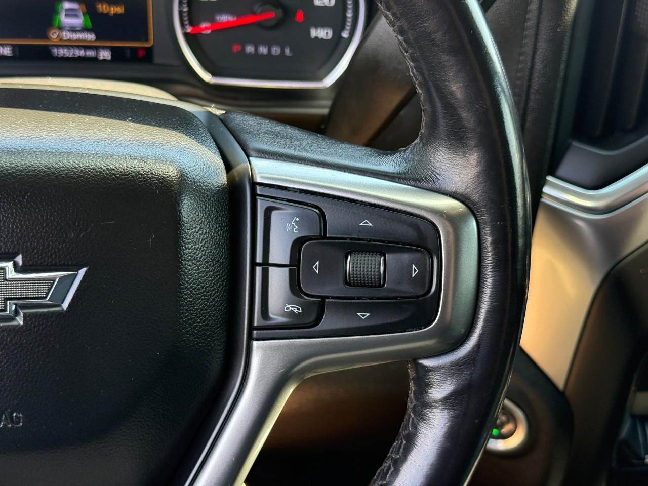 Chevrolet Silverado 1500 LTD Vehicle Full-screen Gallery Image 19