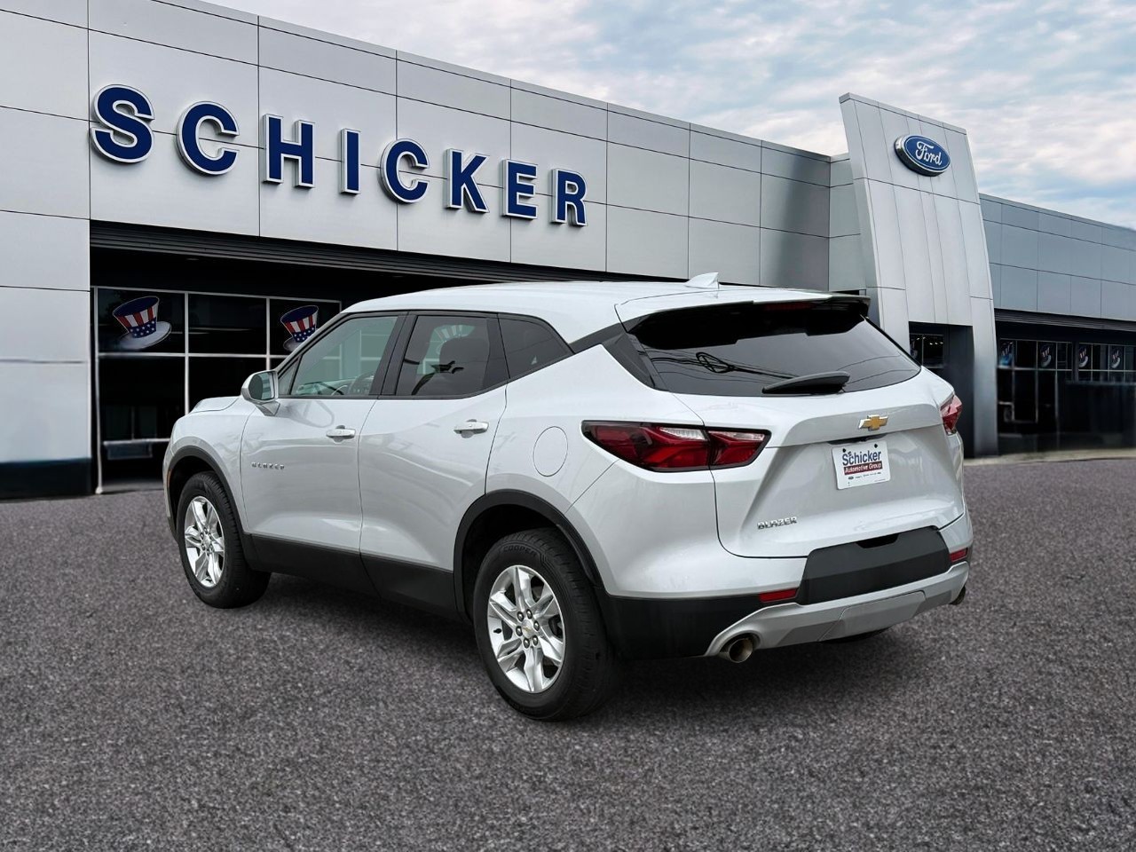 Chevrolet Blazer Vehicle Full-screen Gallery Image 03