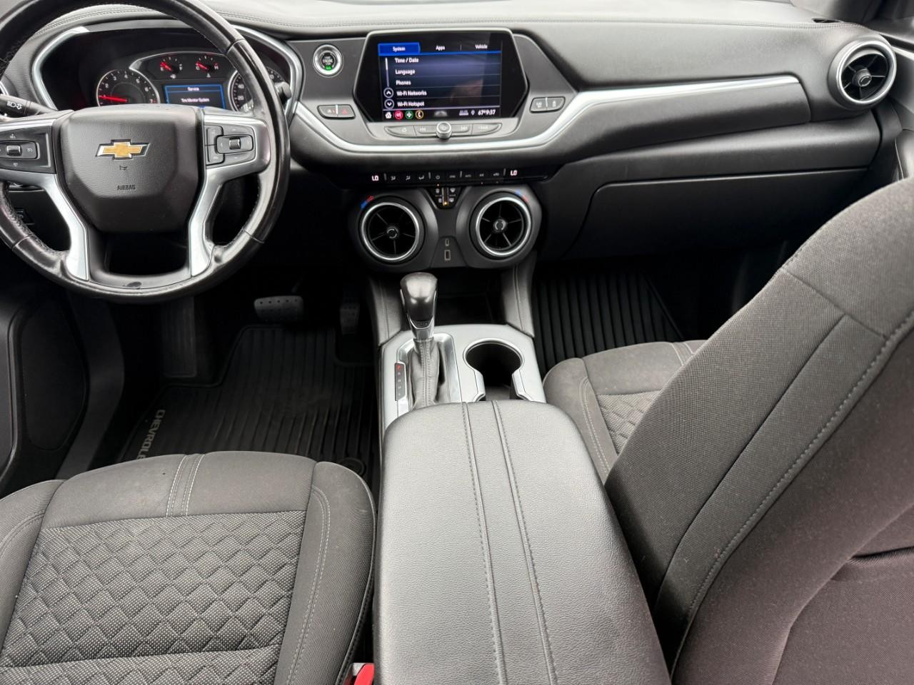 Chevrolet Blazer Vehicle Full-screen Gallery Image 11