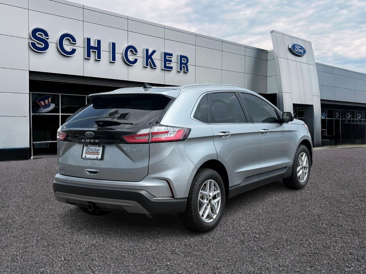 Ford Edge Vehicle Full-screen Gallery Image 02