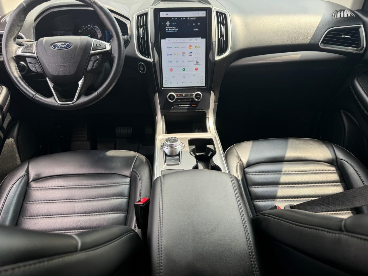 Ford Edge Vehicle Full-screen Gallery Image 09