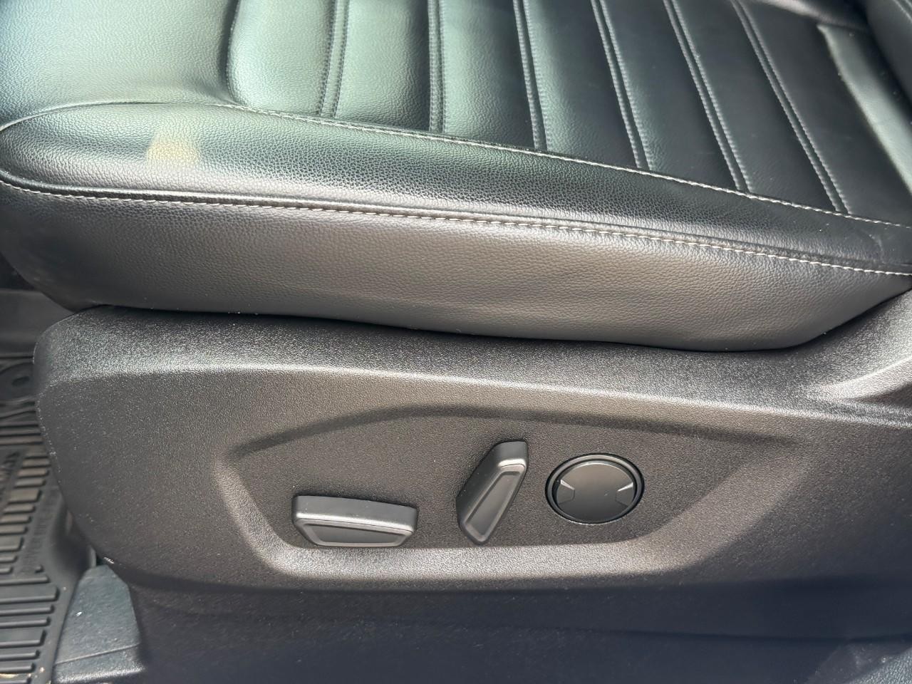 Ford Edge Vehicle Full-screen Gallery Image 15