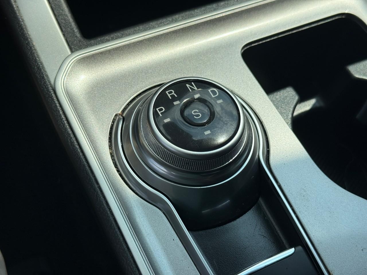Ford Edge Vehicle Full-screen Gallery Image 20