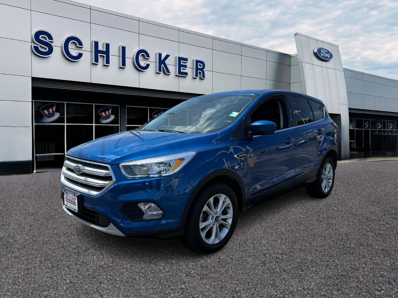 Ford Escape Vehicle Full-screen Gallery Image 04