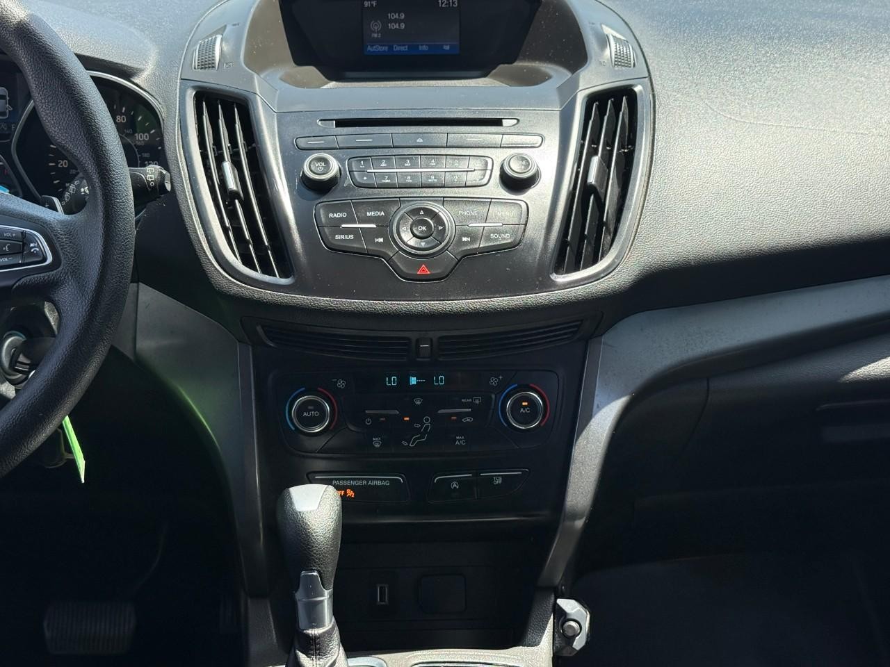 Ford Escape Vehicle Full-screen Gallery Image 14