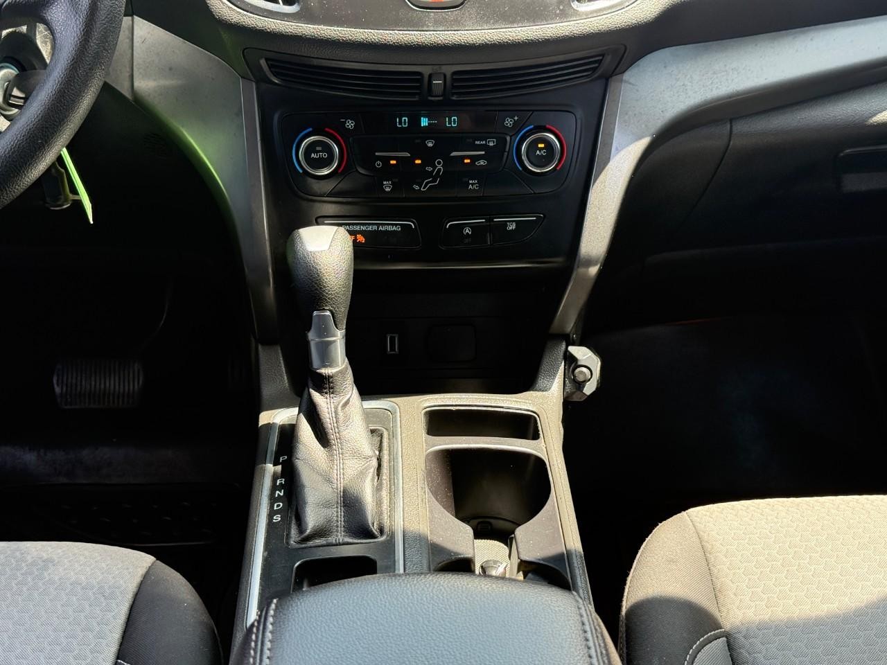 Ford Escape Vehicle Full-screen Gallery Image 15