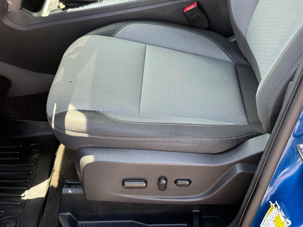 Ford Escape Vehicle Full-screen Gallery Image 18