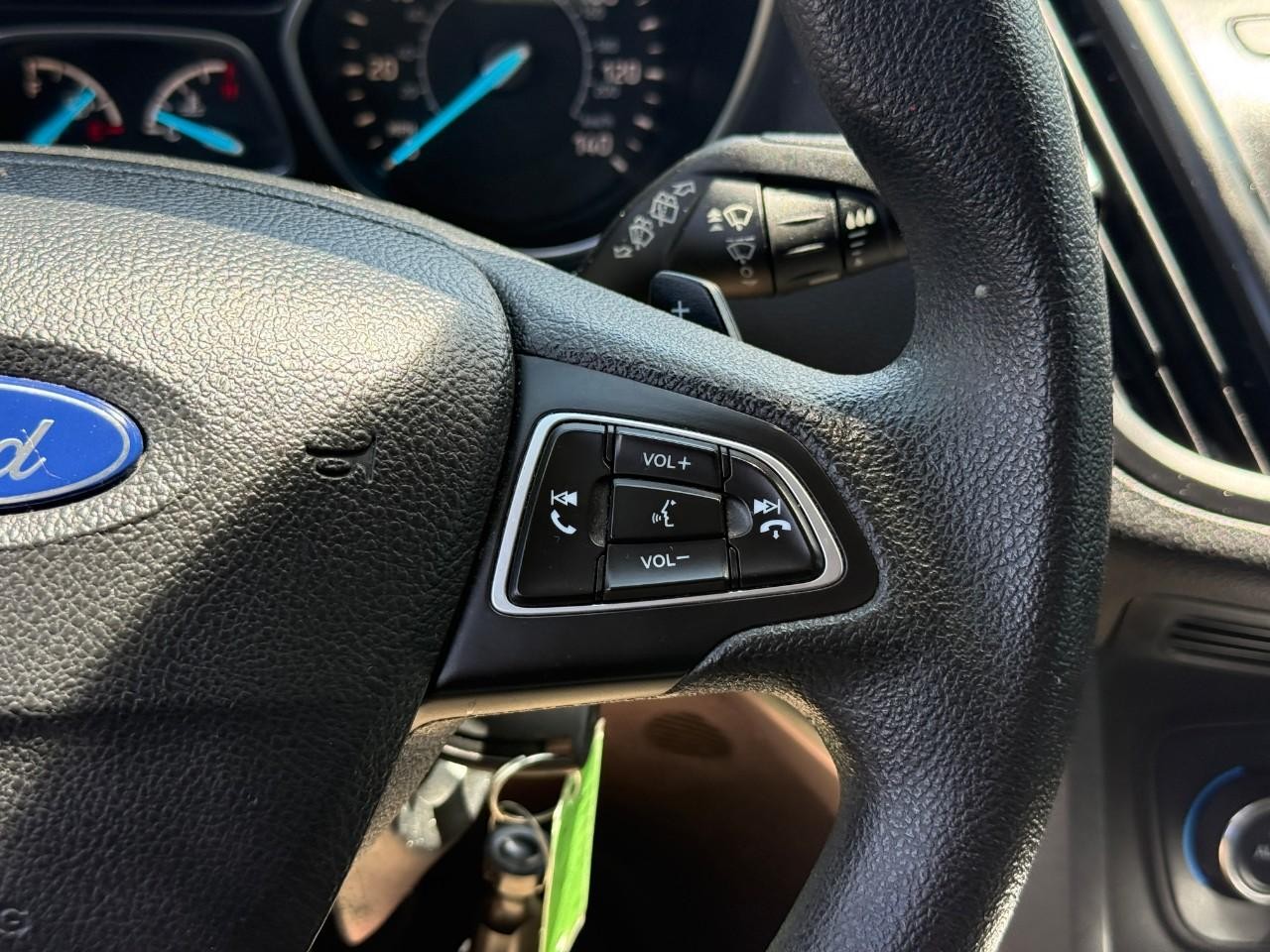 Ford Escape Vehicle Full-screen Gallery Image 21