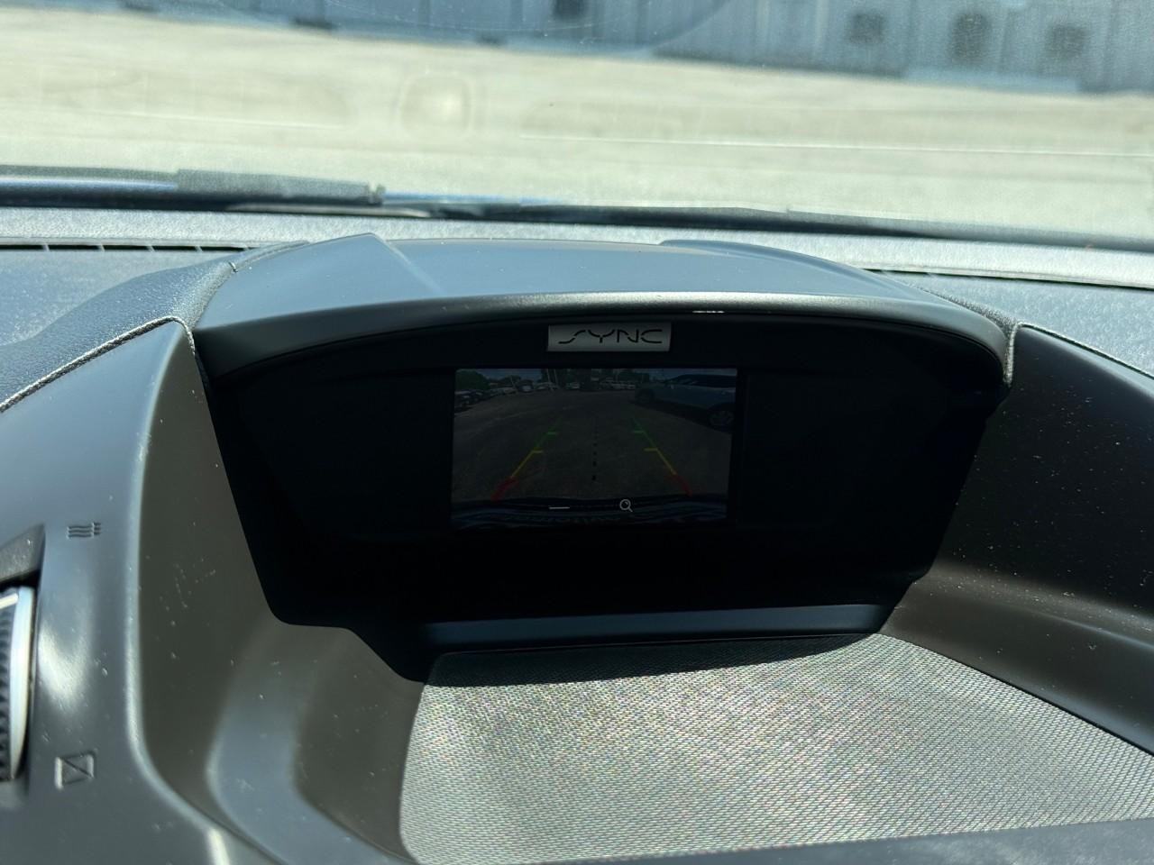 Ford Escape Vehicle Full-screen Gallery Image 23