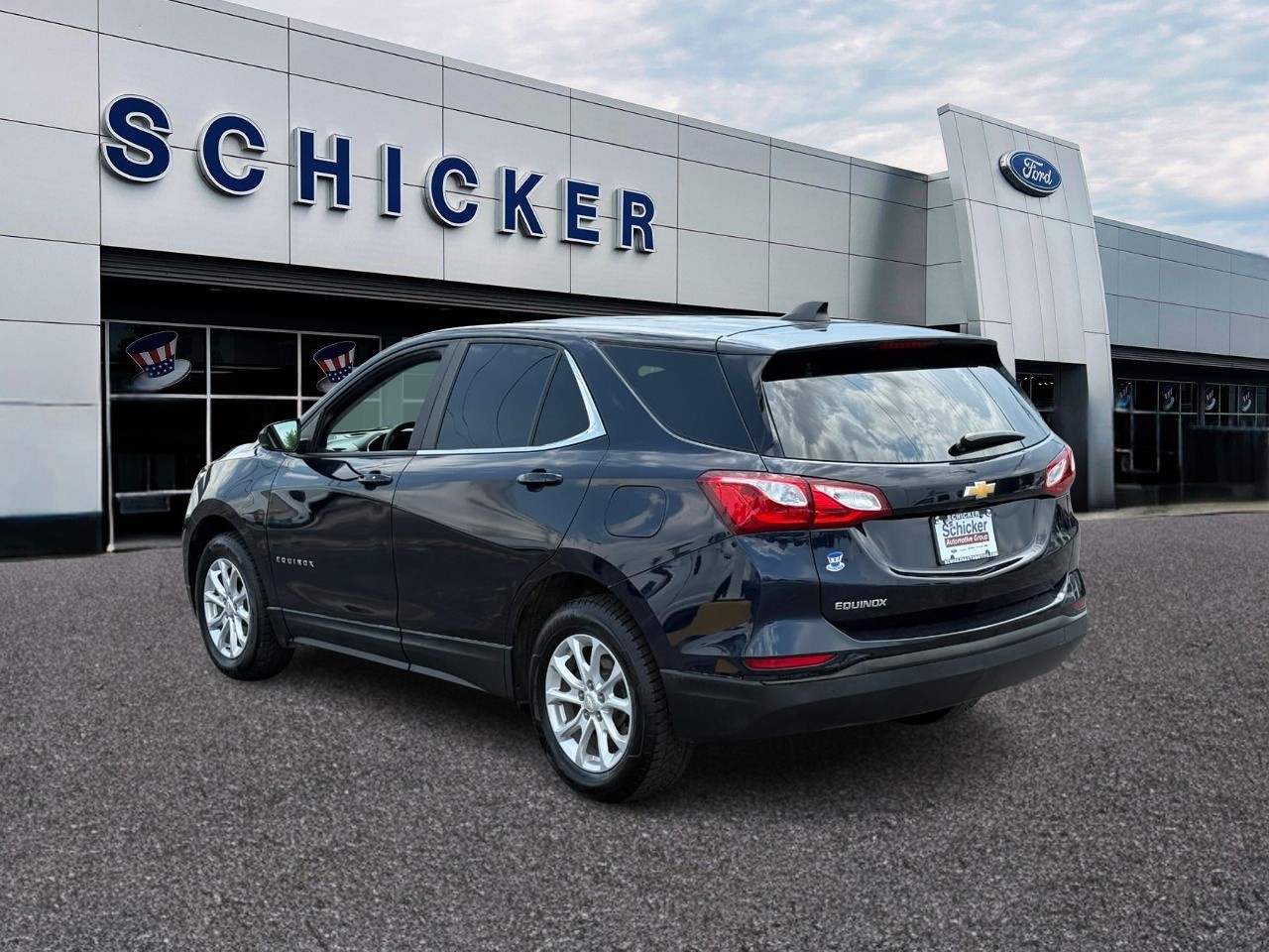Chevrolet Equinox Vehicle Full-screen Gallery Image 03