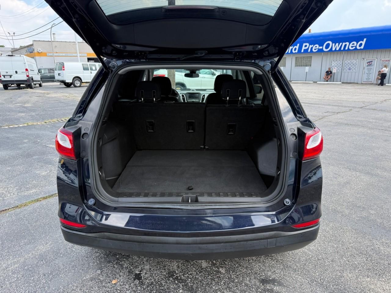 Chevrolet Equinox Vehicle Full-screen Gallery Image 07