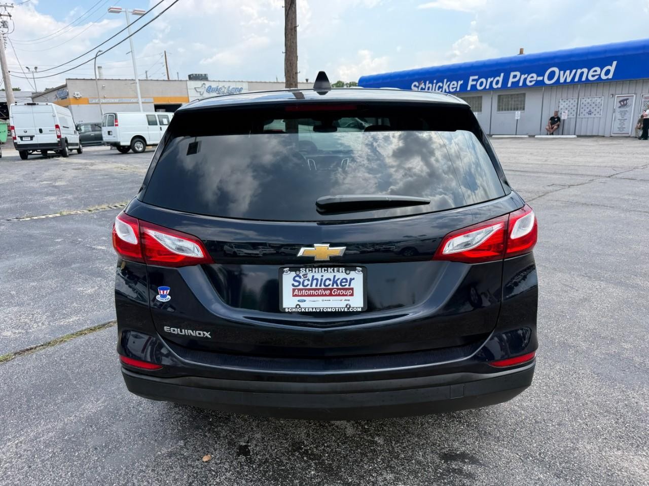 Chevrolet Equinox Vehicle Full-screen Gallery Image 08