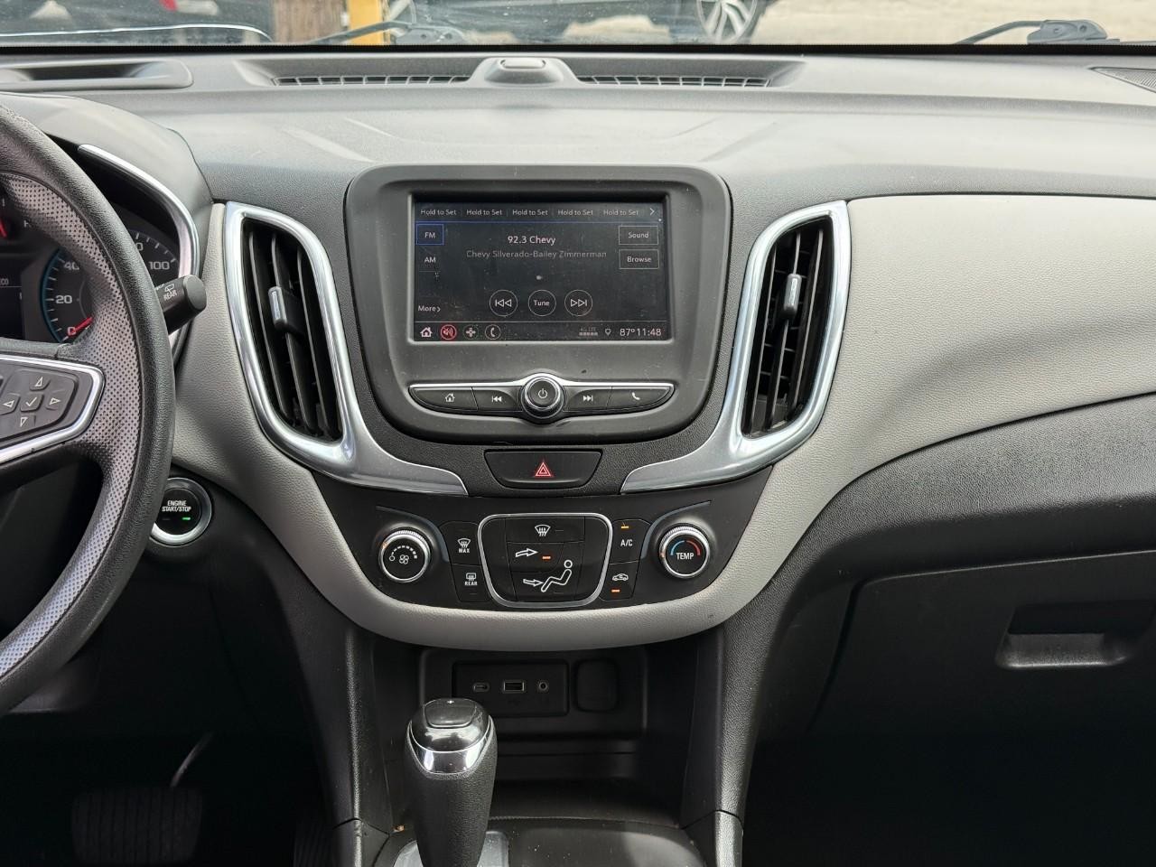 Chevrolet Equinox Vehicle Full-screen Gallery Image 13