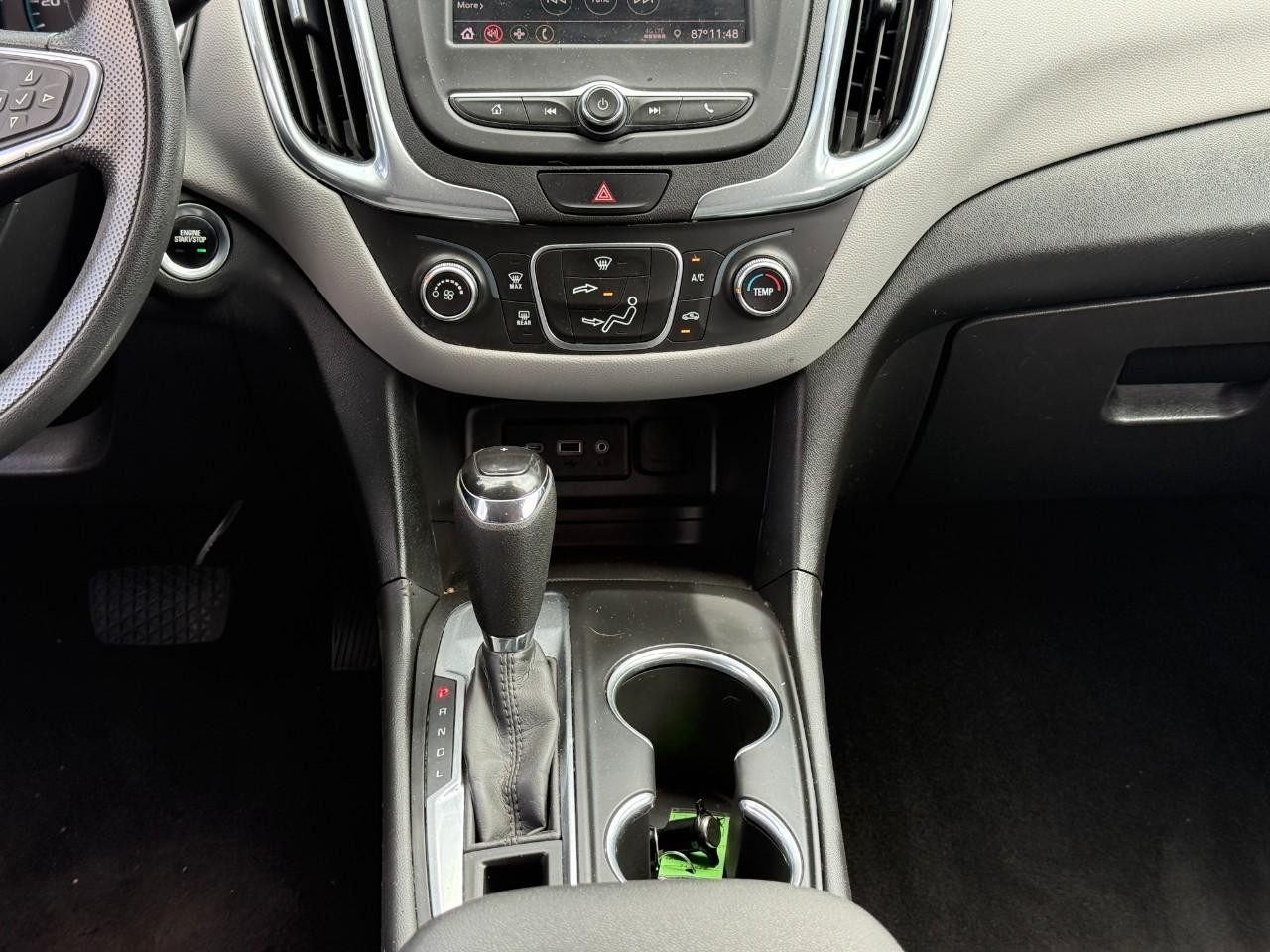 Chevrolet Equinox Vehicle Full-screen Gallery Image 14