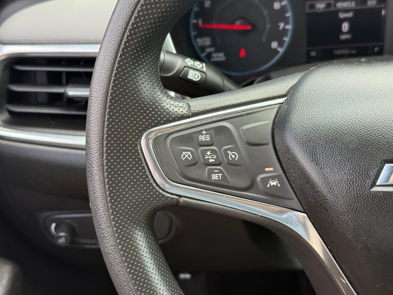 Chevrolet Equinox Vehicle Full-screen Gallery Image 16