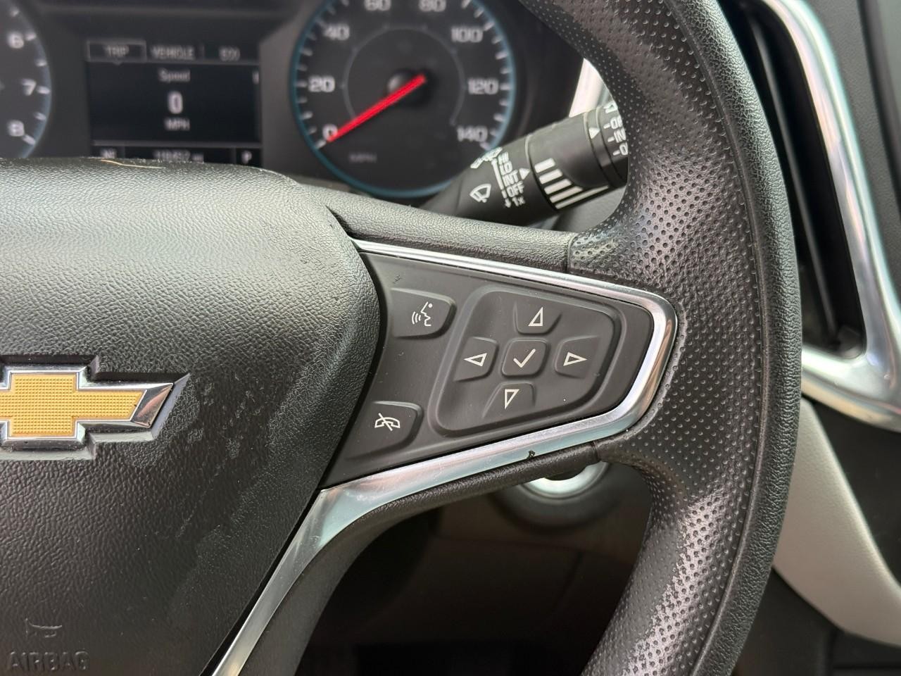 Chevrolet Equinox Vehicle Full-screen Gallery Image 17