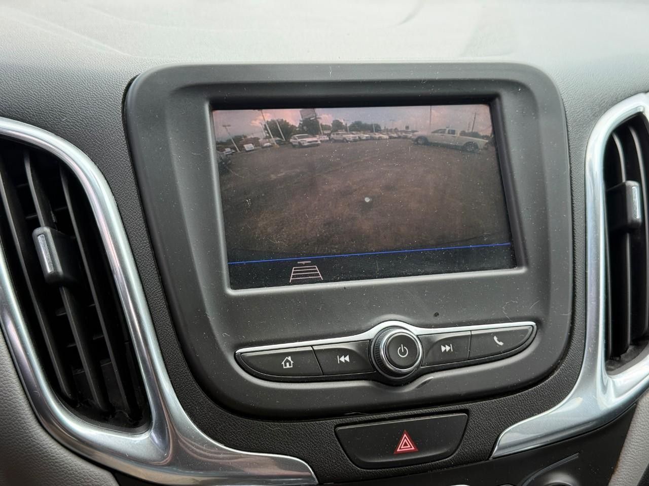 Chevrolet Equinox Vehicle Full-screen Gallery Image 19