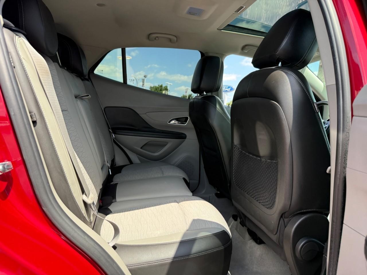 Buick Encore Vehicle Full-screen Gallery Image 10