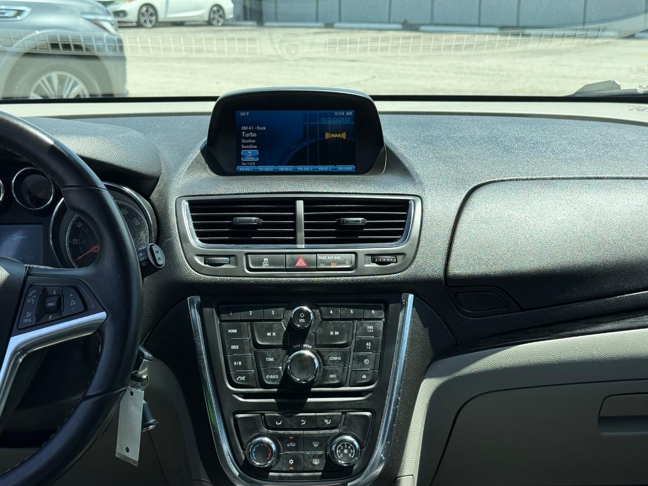 Buick Encore Vehicle Full-screen Gallery Image 13