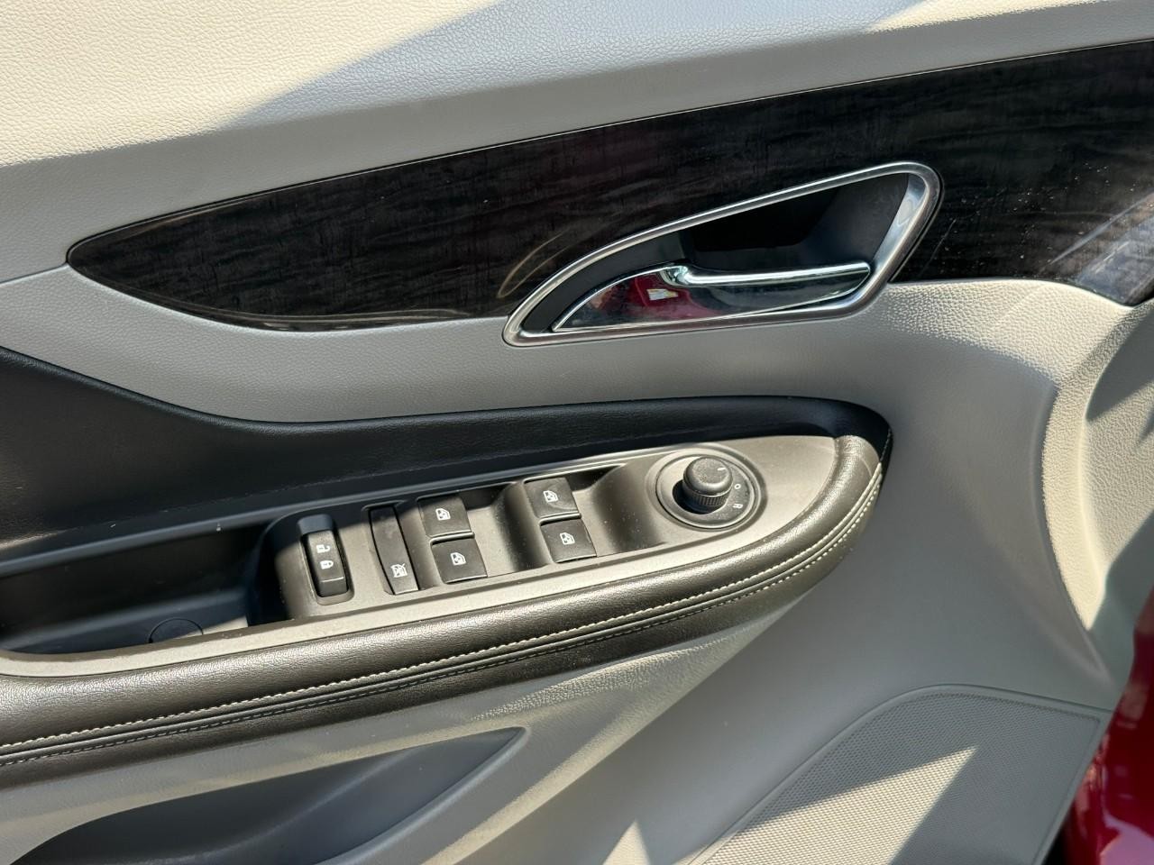 Buick Encore Vehicle Full-screen Gallery Image 16