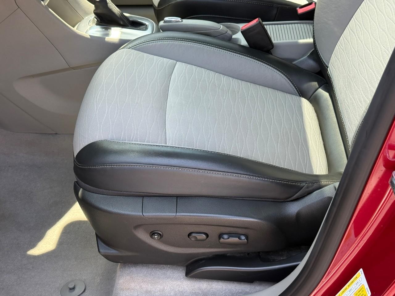 Buick Encore Vehicle Full-screen Gallery Image 18