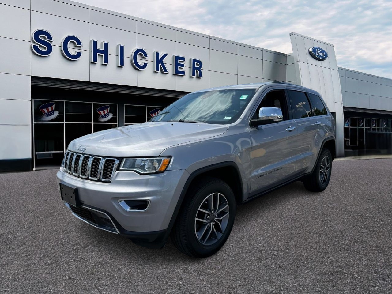 Jeep Grand Cherokee Vehicle Full-screen Gallery Image 04