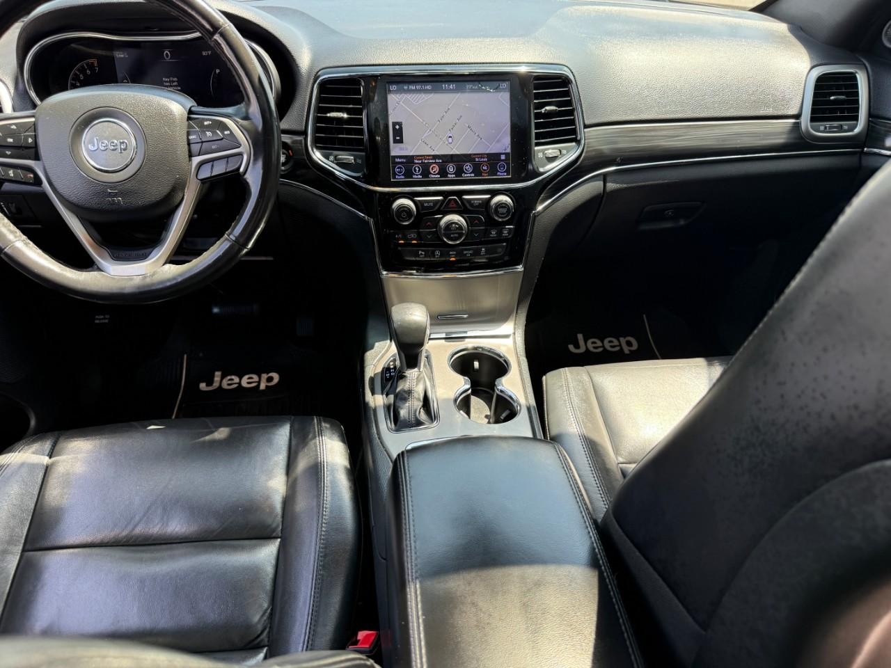 Jeep Grand Cherokee Vehicle Full-screen Gallery Image 12