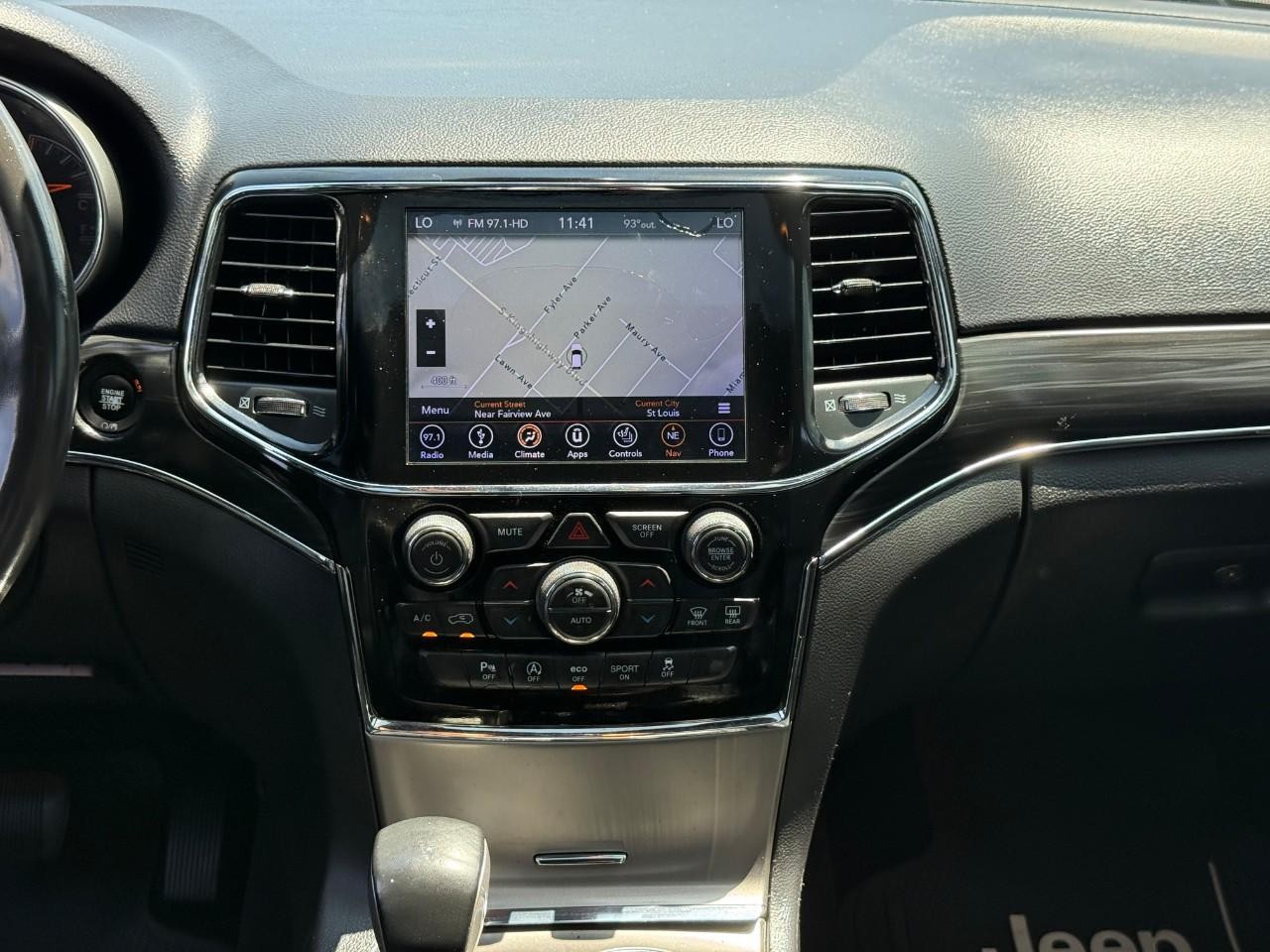 Jeep Grand Cherokee Vehicle Full-screen Gallery Image 14