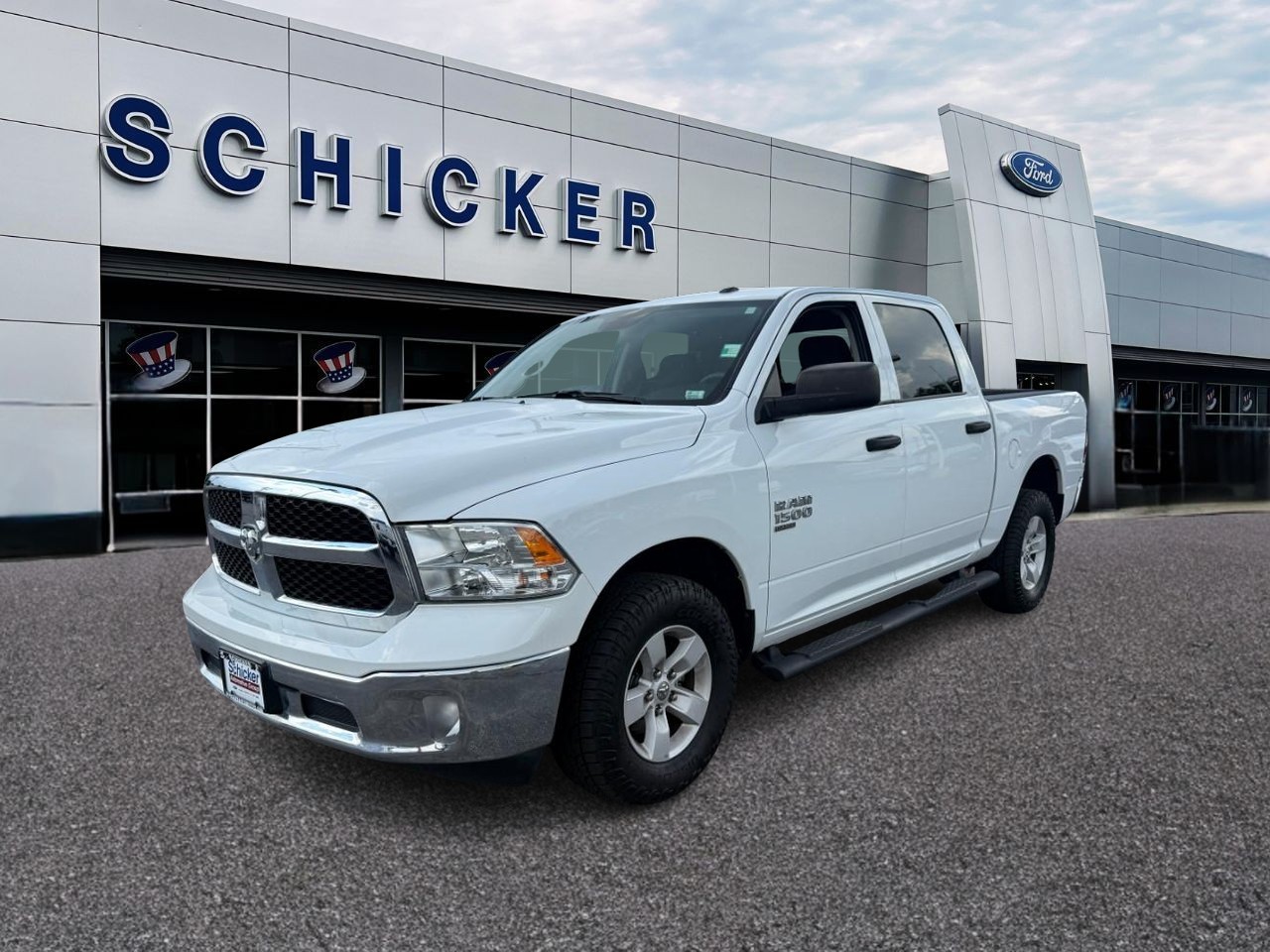 Ram 1500 Classic Vehicle Full-screen Gallery Image 04