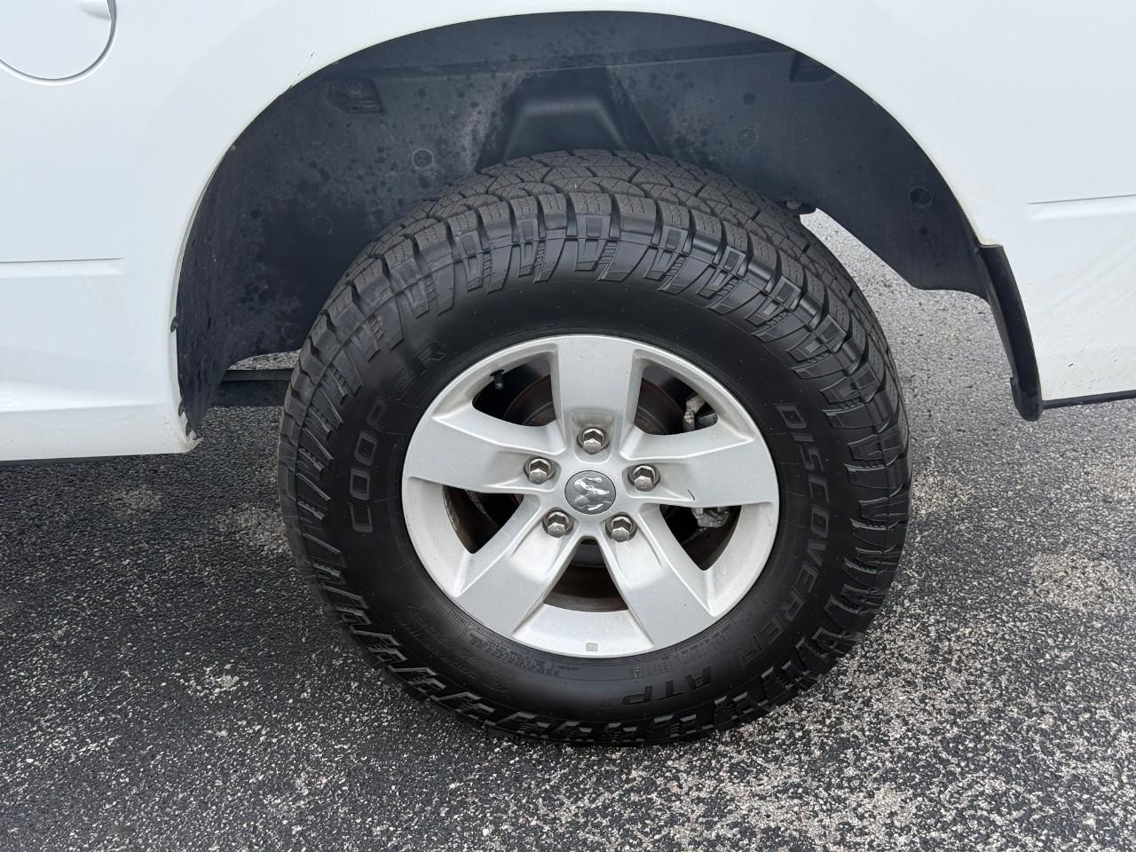 Ram 1500 Classic Vehicle Full-screen Gallery Image 06